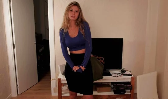 Russian blonde is ready to pay for an overnight stay with sex