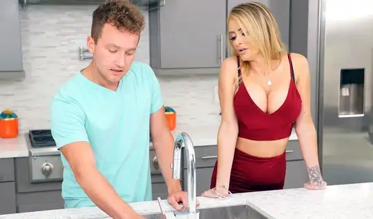 Blonde with big milkings cums from sex in the kitchen with a young lib...