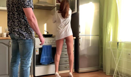 Russian girl sucks boyfriends cock before breakfast